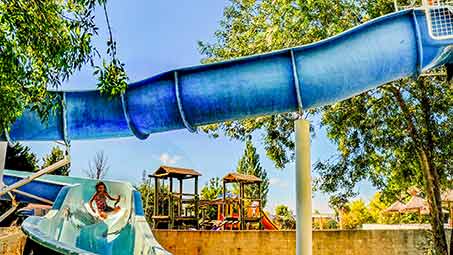 Camping Avec Piscine En Camargue Parc Aquatique Bouches Du Rhone