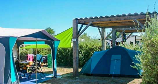 camping emplacement tonnelle camargue