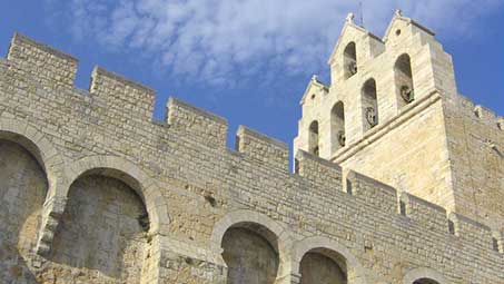 Visiter l'Église aux Saintes Maries de la Mer